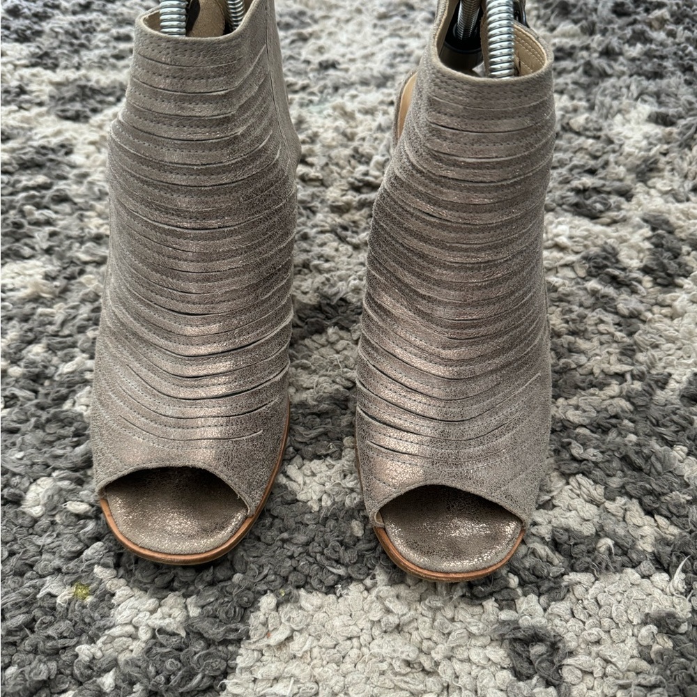 CAYANNE PEEP TOE BOOTIE